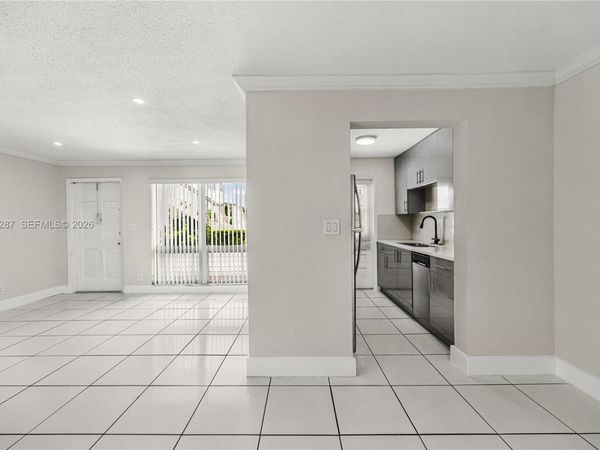 5450 Hollywood Blvd , Unit 107, Hollywood, FL 33021