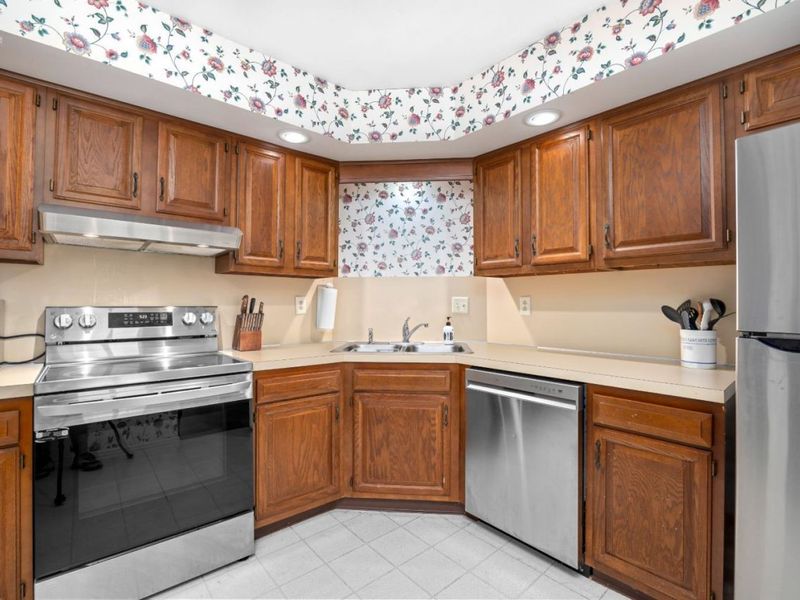 4704 Venice Heights Boulevard, Unit 216, Sandusky, OH 44870 Photo 15