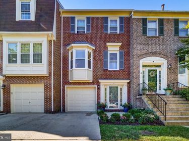 8 CARRIAGE HOUSE CIRCLE, ALEXANDRIA, VA 22304