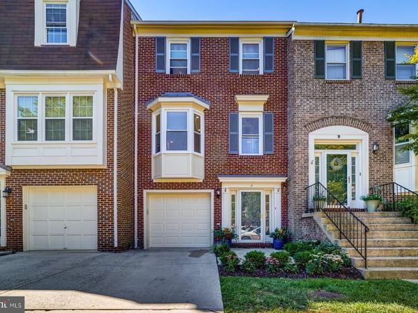 8 CARRIAGE HOUSE CIRCLE , ALEXANDRIA, VA 22304