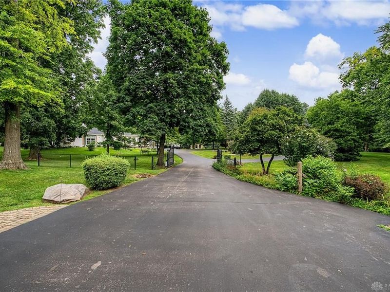 4719 Needmore Road, Riverside, OH 45424 Photo 4
