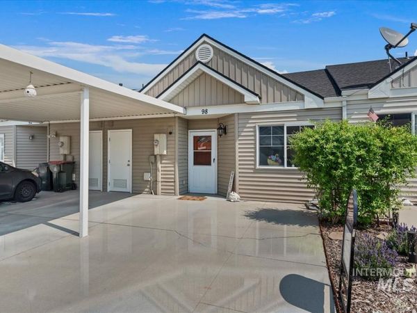 98 E Waterbury Ln, Meridian, ID 83646