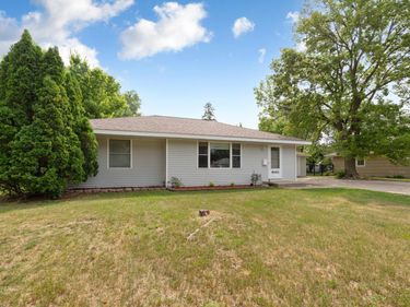 9043 13th Avenue S, Bloomington, MN 55425