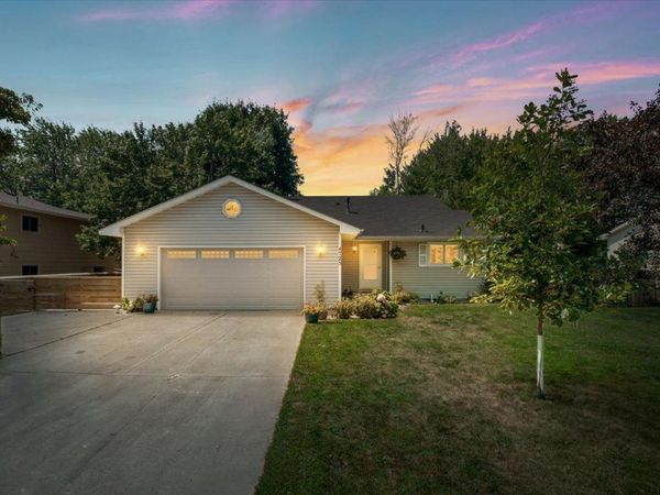 4725 Upland Lane N, Plymouth, MN 55446
