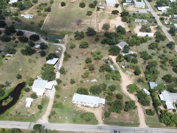 1209 Nora LN, Kingsland, TX 78639