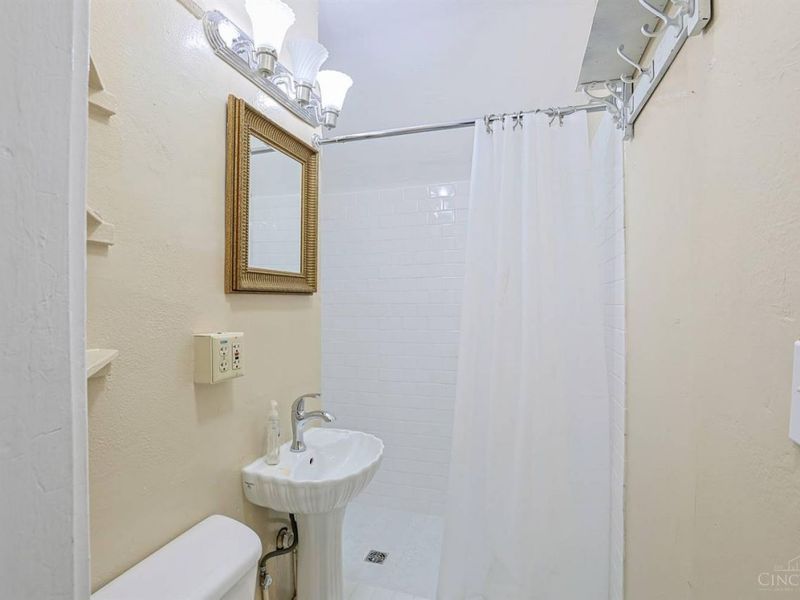 445 Ludlow Avenue, Cincinnati, OH 45220 Photo 52
