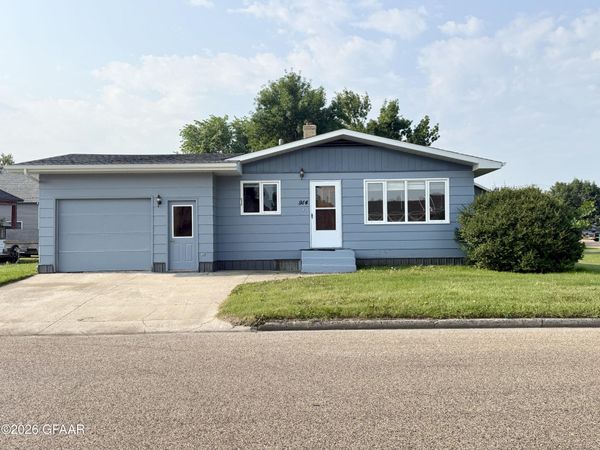 914 11TH Avenue , Langdon, ND 58249
