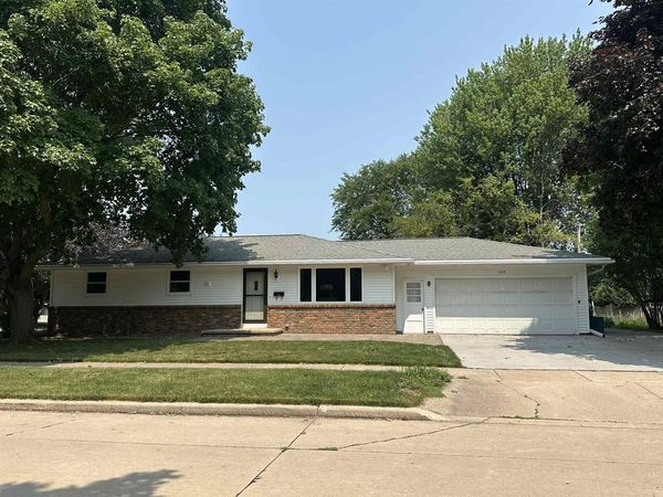 1212 E HARDING DRIVE, Appleton, WI 54915