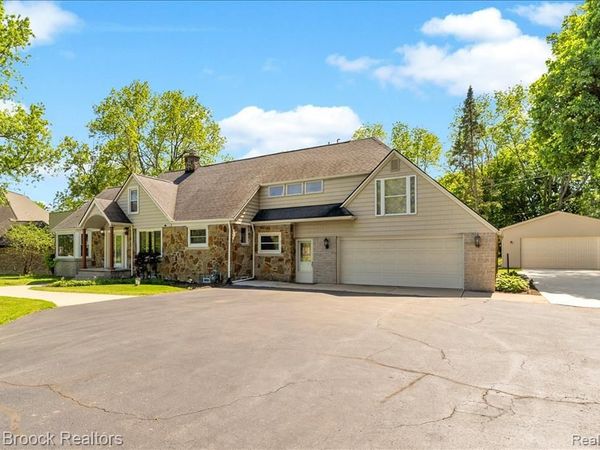 43747 Woodward Avenue , Bloomfield Hills, MI 48302