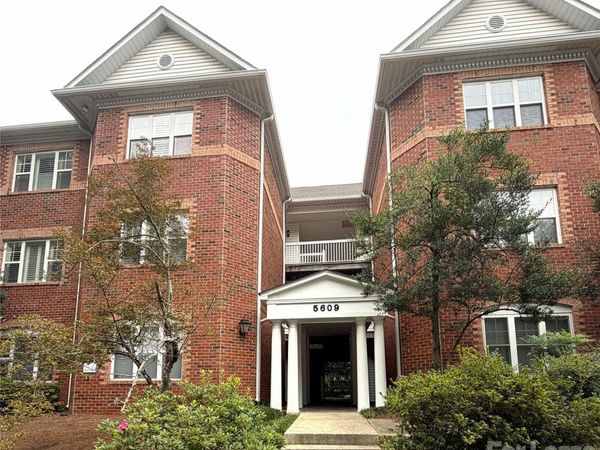 5609 Fairview Road, Unit 5, Charlotte, NC 28209