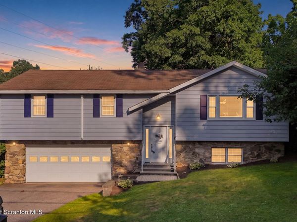130 Carol Drive, Clarks Summit, PA 18411