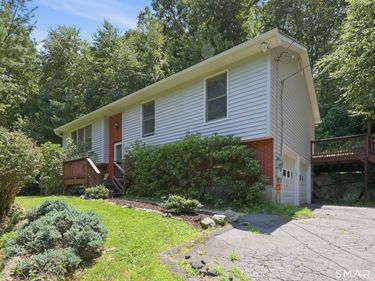 8 Old Bridge West, New Fairfield, CT 06812