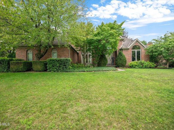 7649 Pebble Creek Drive , Maumee, OH 43537