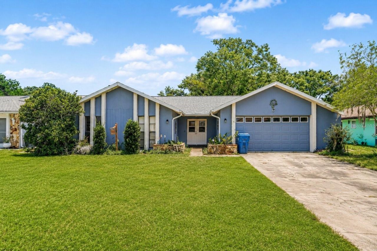 9074 Heather Boulevard , Weeki Wachee, FL 34613 Main Photo
