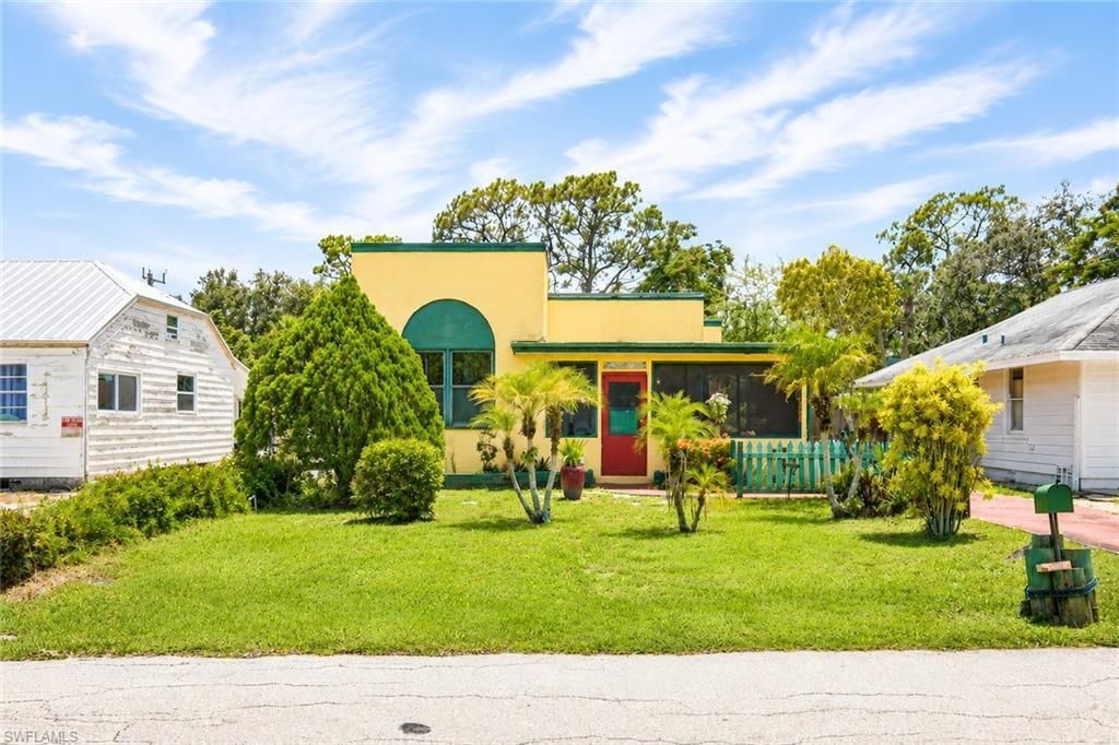 2128 Katherine St, Fort Myers, FL 33901 Main Photo