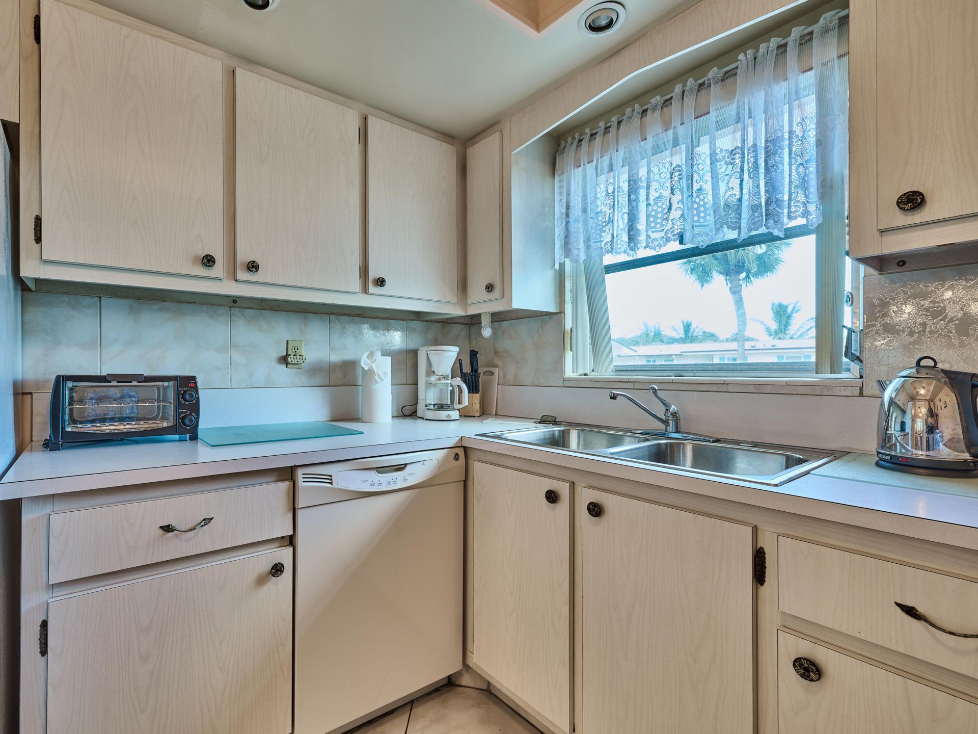 2804 Crosley Drive E, Unit F, West Palm Beach, FL 33415 Photo