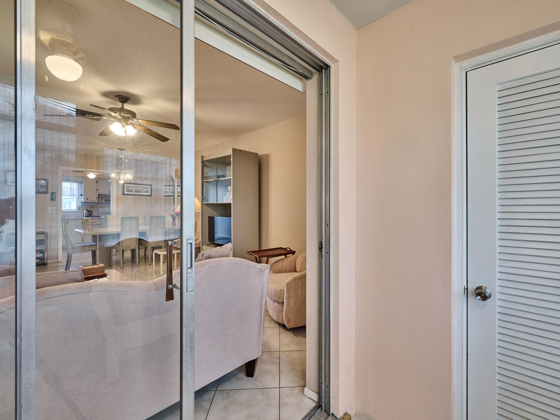 2804 Crosley Drive E, Unit F, West Palm Beach, FL 33415 Photo