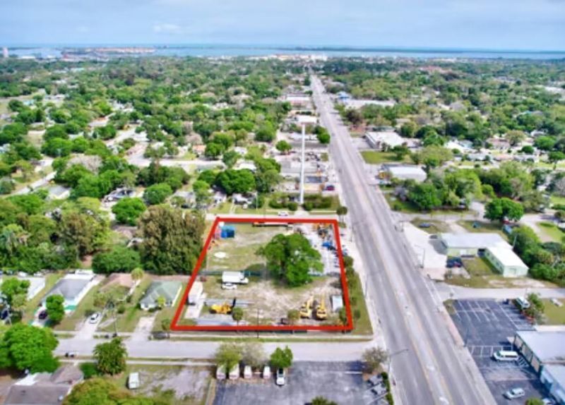 2108 Orange Avenue, Fort Pierce, FL 34982 Photo