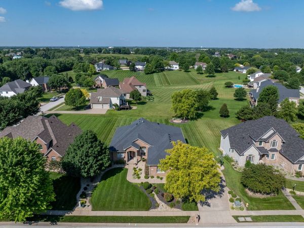 6412 Forest Road , Davenport, IA 52807