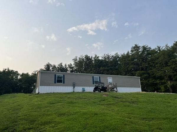 3500 Warrensburg Road, Whitesburg, TN 37891