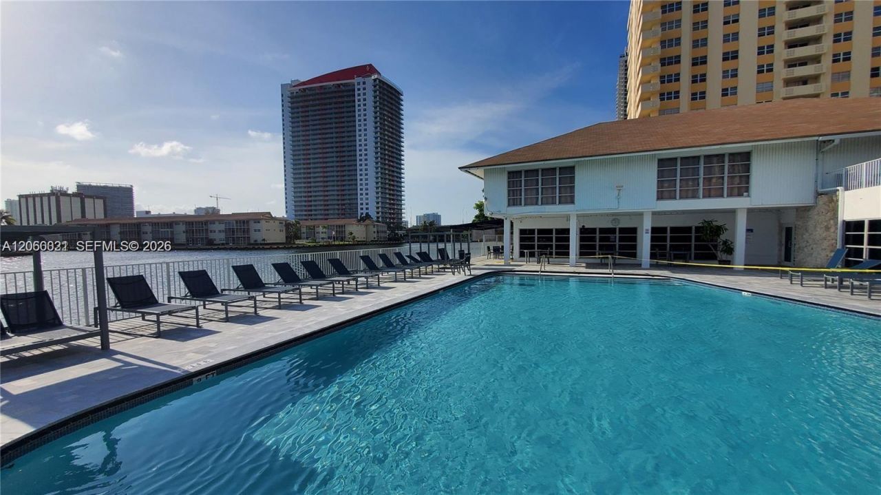 1833 S Ocean Dr, Unit 1103, Hallandale Beach, FL 33009 Photo