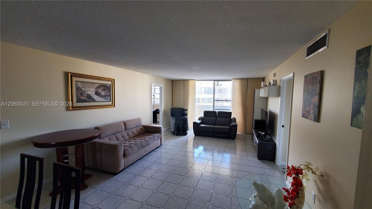 1833 S Ocean Dr, Unit 1103, Hallandale Beach, FL 33009 Photo