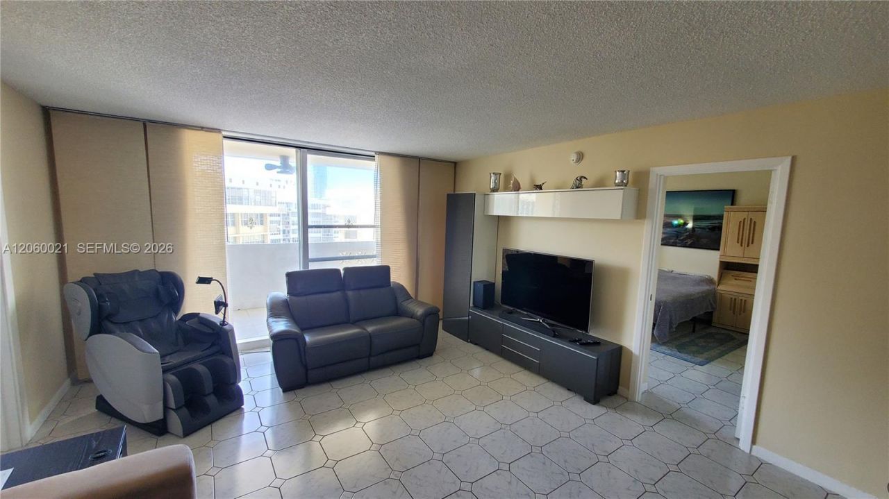 1833 S Ocean Dr, Unit 1103, Hallandale Beach, FL 33009 Photo