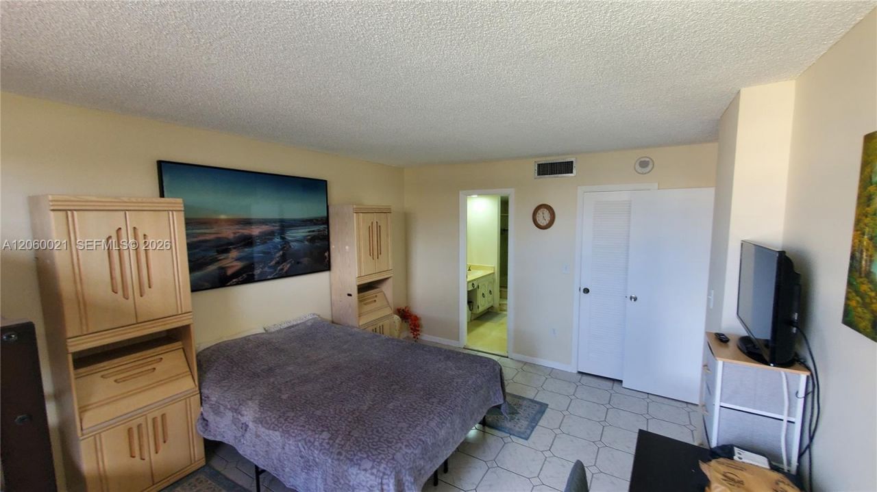 1833 S Ocean Dr, Unit 1103, Hallandale Beach, FL 33009 Photo
