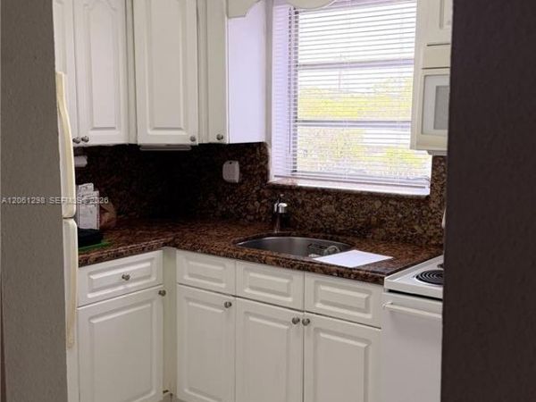 5100 W Flagler St, Unit 204, Miami, FL 33134