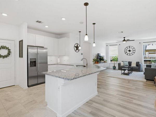 425 Conchillos DR, Georgetown, TX 78626