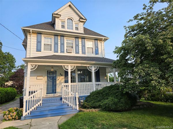 54 Catherine Street, Valley Stream, NY 11581
