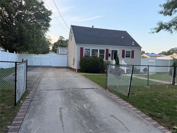 51 E Cedar Street , Central Islip, NY 11722