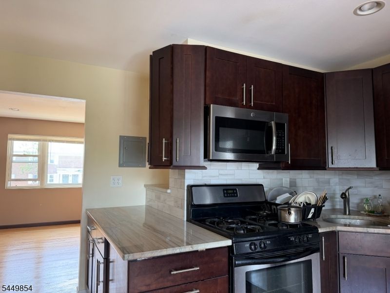 160 Evergreen Road, Edison, NJ 08837 Main Photo