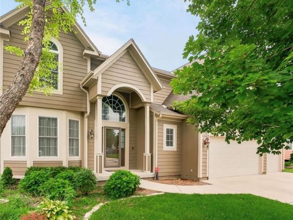 25168 W 150th Terrace, Olathe, KS 66061