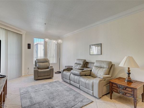 260 E Flamingo Road, Unit 304, Las Vegas, NV 89169