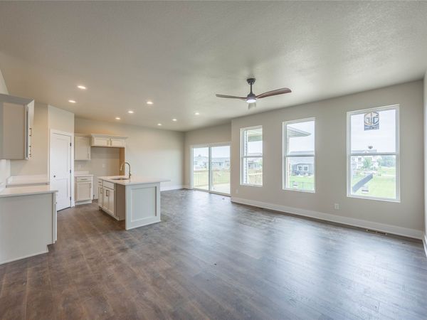 946 Wild Oak Drive, Huxley, IA 50124