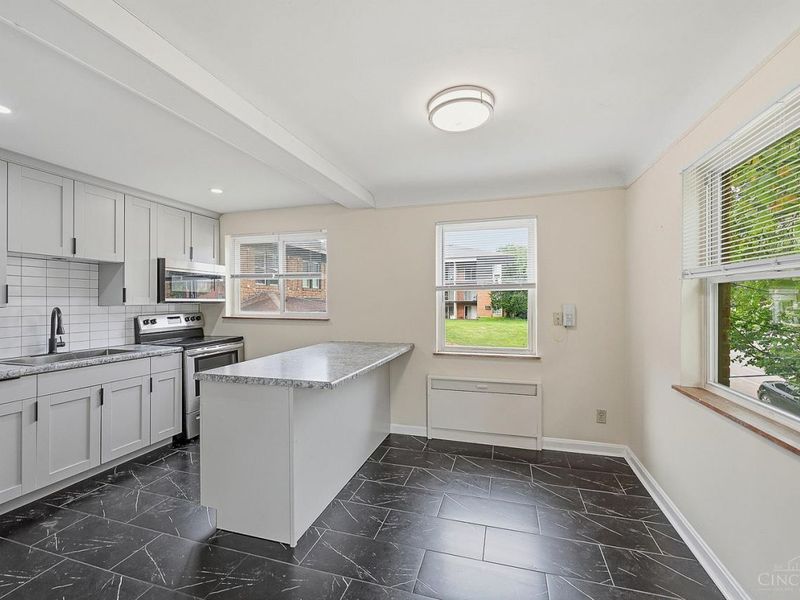 6428 Montgomery Road, Cincinnati, OH 45213 Photo 7