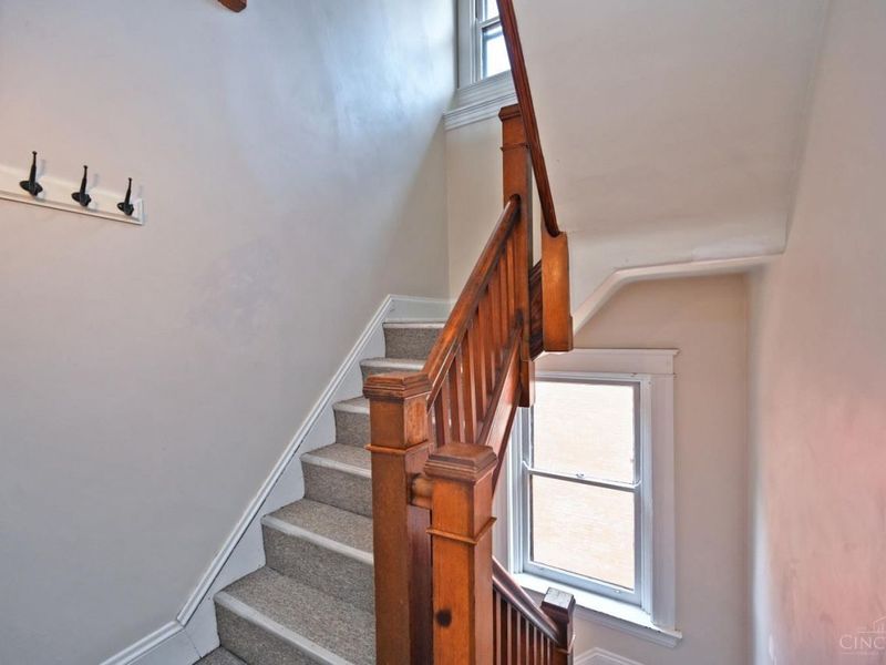 2331 Fairview Avenue, Cincinnati, OH 45219 Photo 3