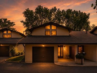 1762 Mcknight Road N, Unit 17, Maplewood, MN 55109