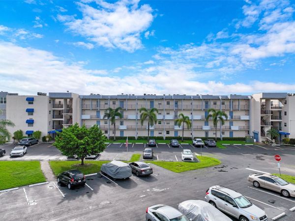 7500 NW 30th Place, Unit 402, Sunrise, FL 33313