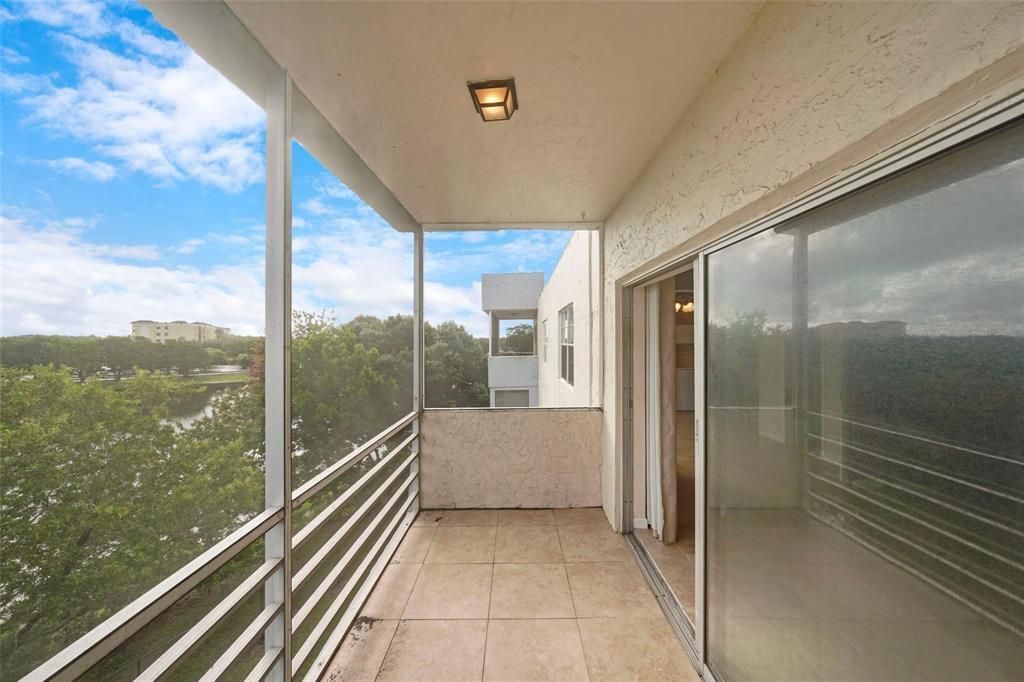 7500 NW 30th Place, Unit 402, Sunrise, FL 33313 Photo