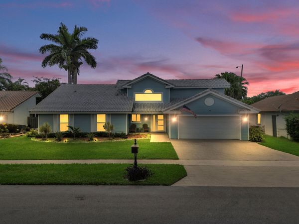 1711 W Oak Knoll Circle, Davie, FL 33324
