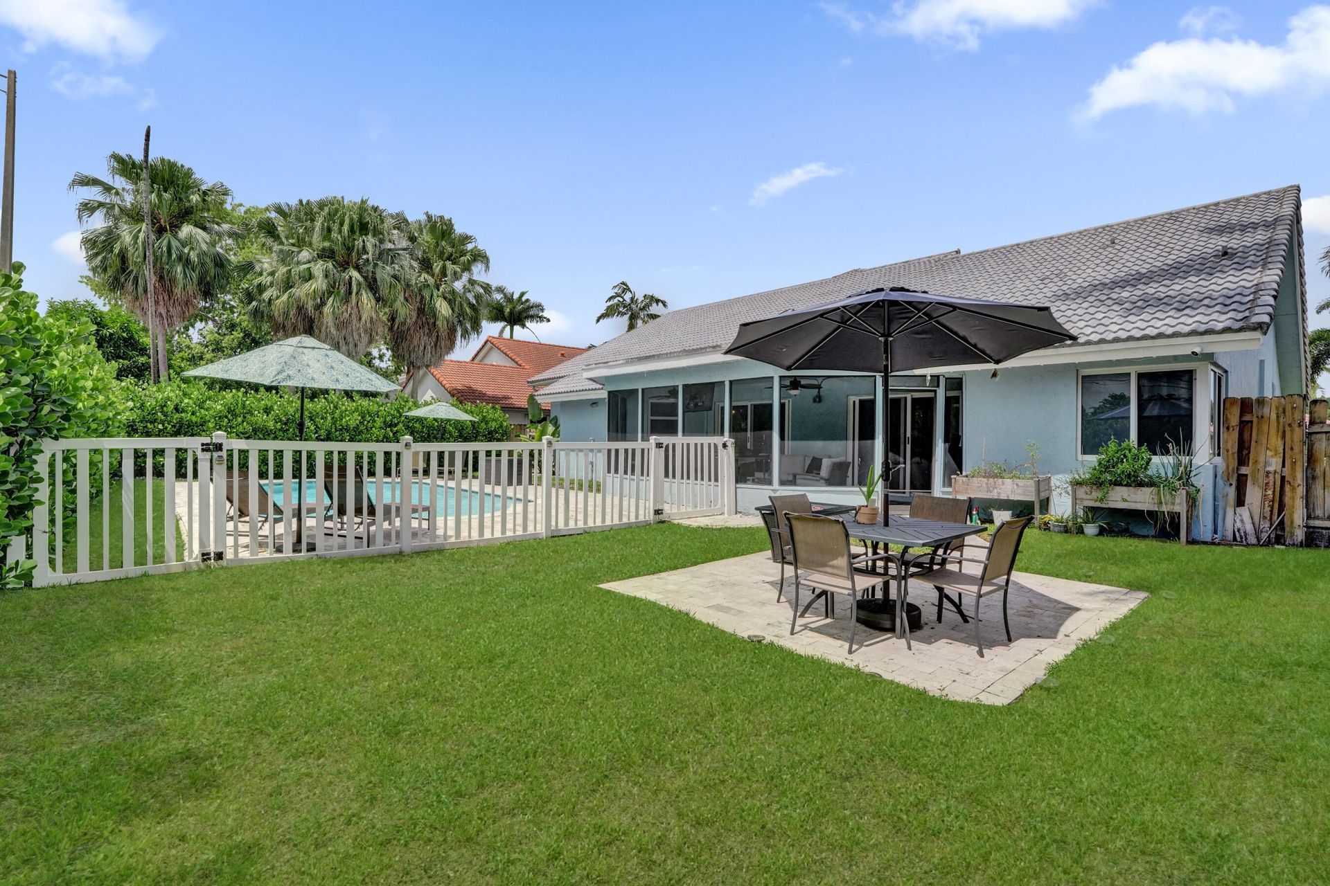 1711 W Oak Knoll Circle, Davie, FL 33324 Photo