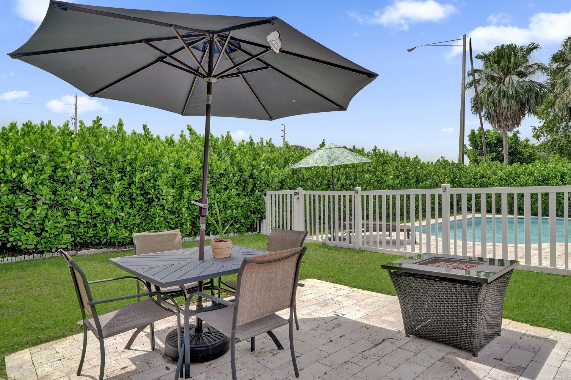 1711 W Oak Knoll Circle, Davie, FL 33324 Photo