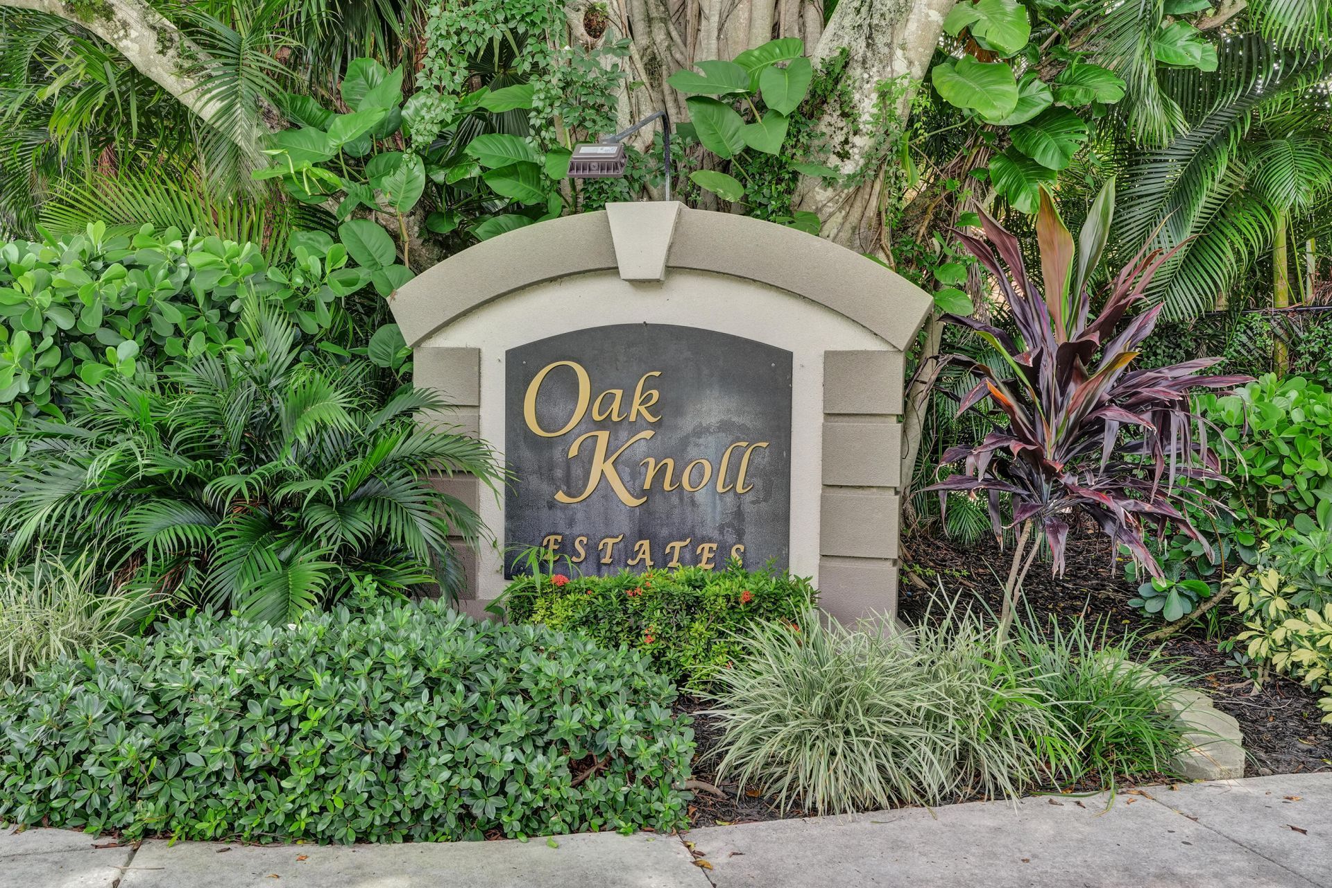 1711 W Oak Knoll Circle, Davie, FL 33324 Photo