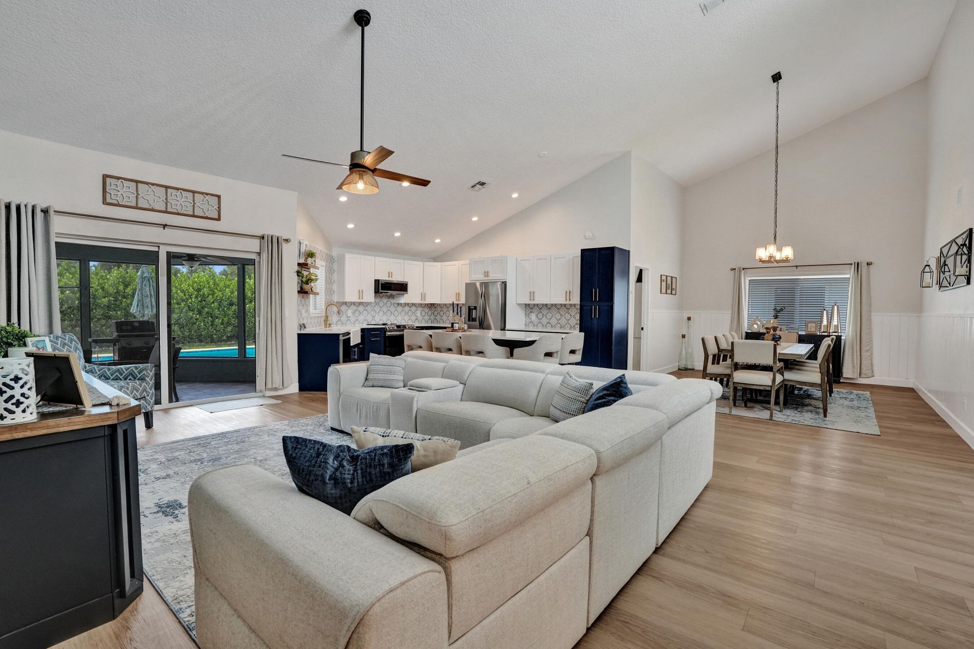 1711 W Oak Knoll Circle, Davie, FL 33324 Photo