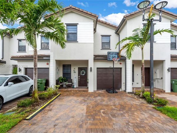 278 SW 159th Pl , Pembroke Pines, FL 33027