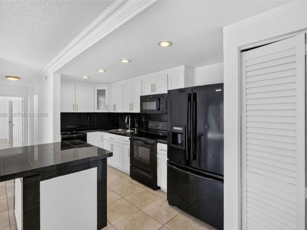 4544 NW 79th Ave, Unit 1H, Doral, FL 33166