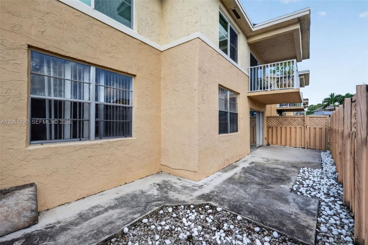 4544 NW 79th Ave, Unit 1H, Doral, FL 33166 Photo