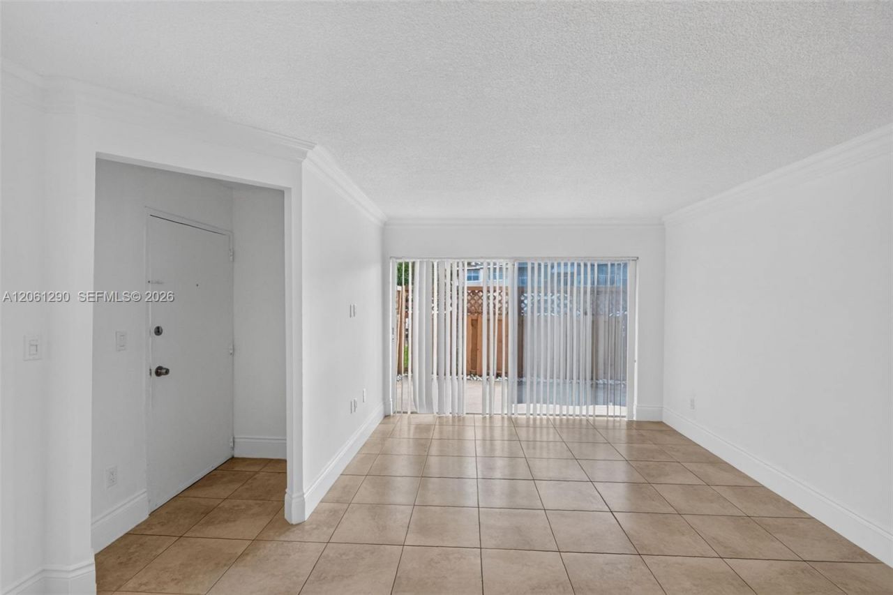 4544 NW 79th Ave, Unit 1H, Doral, FL 33166 Photo